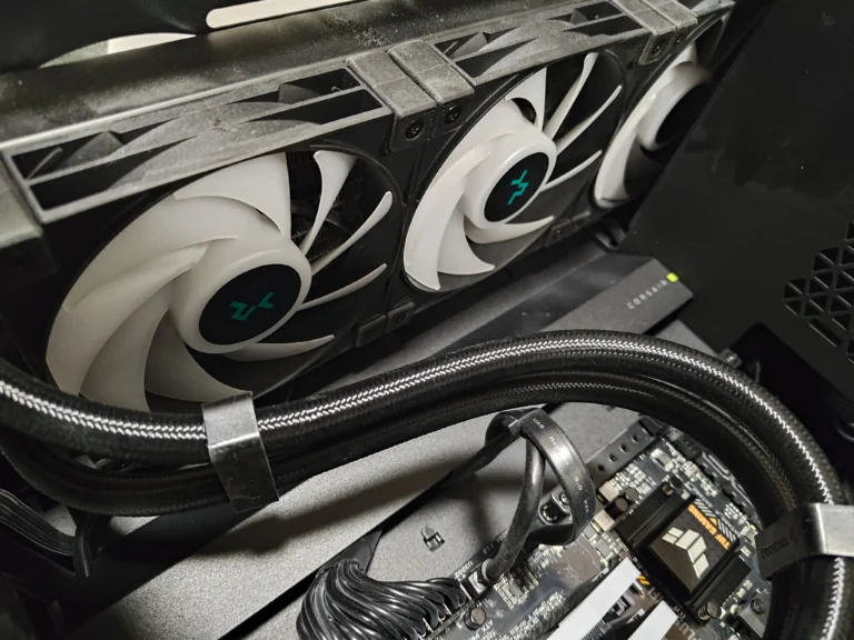 White radiator fans and liquid-cooler tubes in Intel desktop