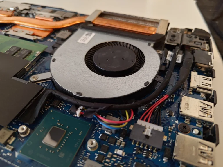 ASUS FX506LH fan and rear cooling fins before internal cleaning