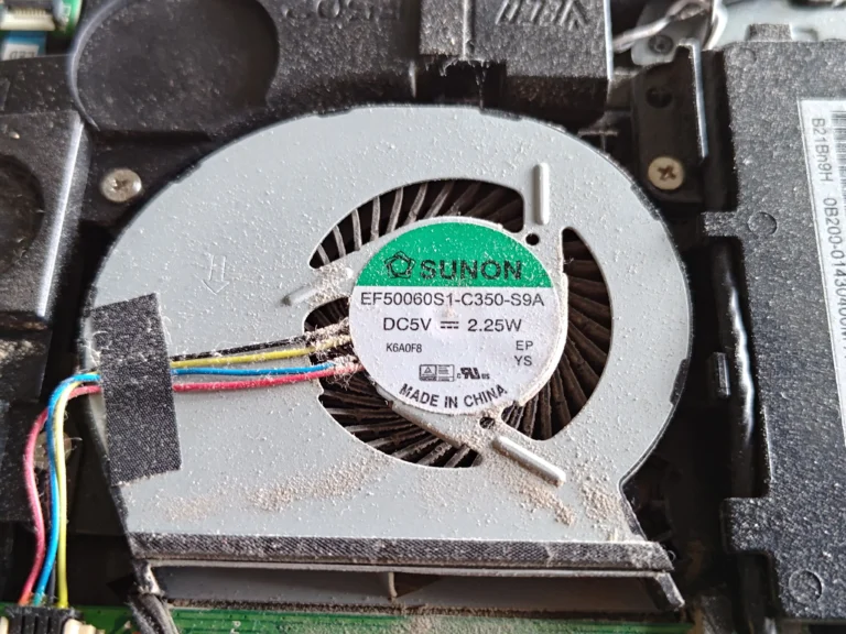 Dust on Sunon blower fan inside ASUS R517S laptop