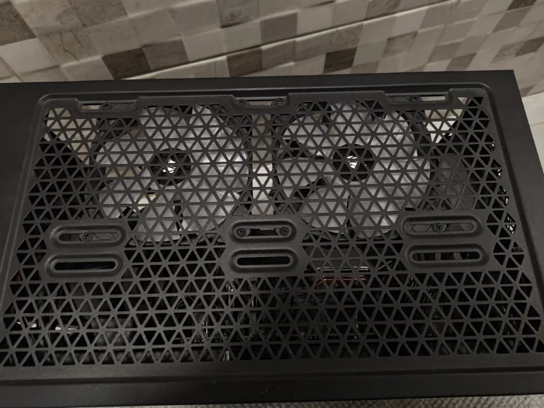 Desktop case top vent panel for radiator airflow