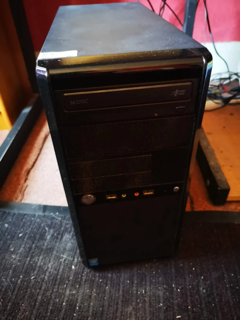 Desktop tower exterior following the cleaning work