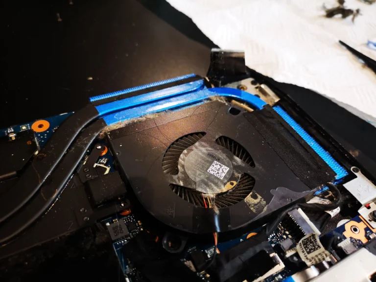 Later view of Predator Helios 300 fan area and blue heatsink fins