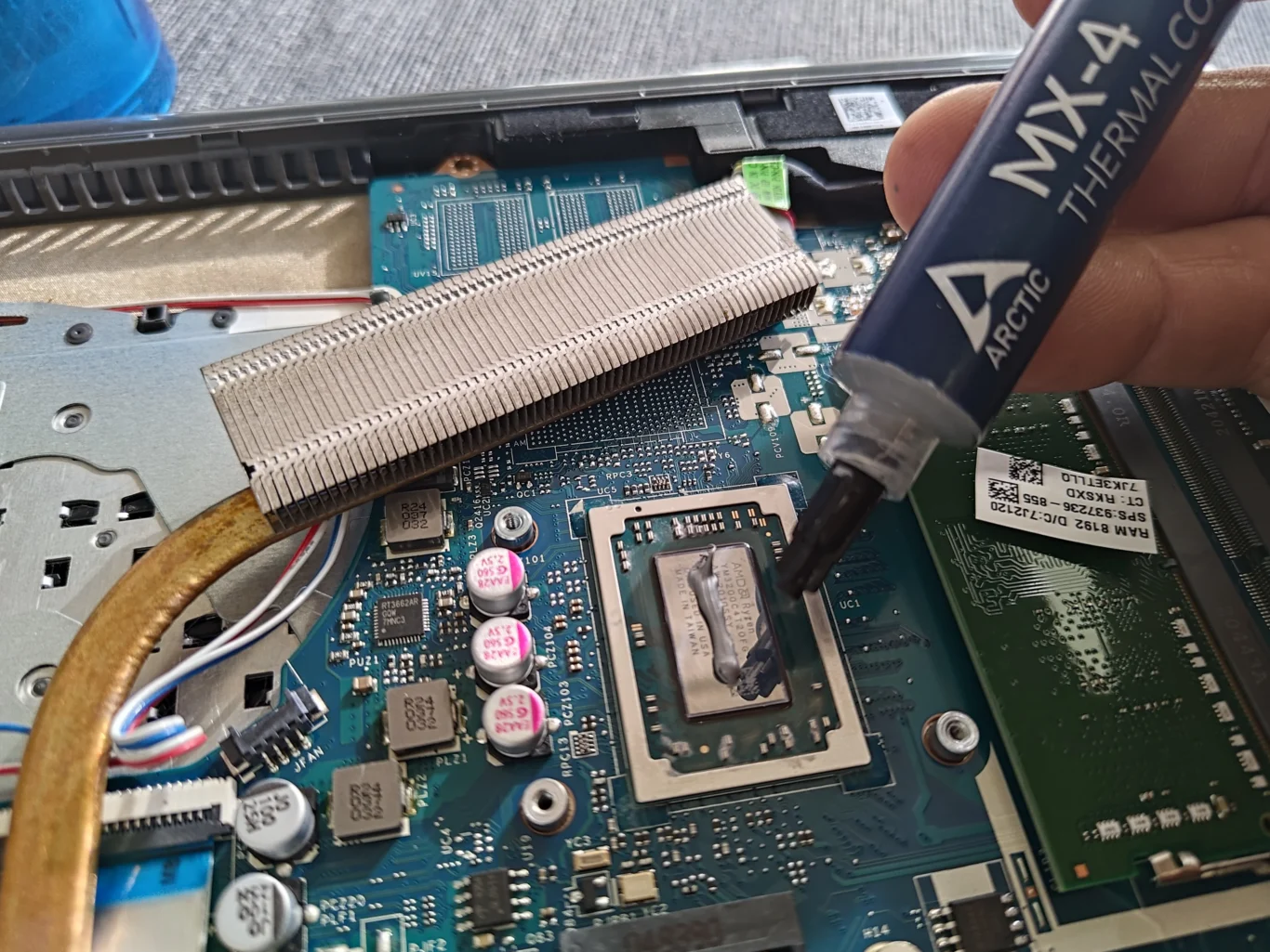 HP 255 G7 processor with new thermal paste and exposed heatsink fins