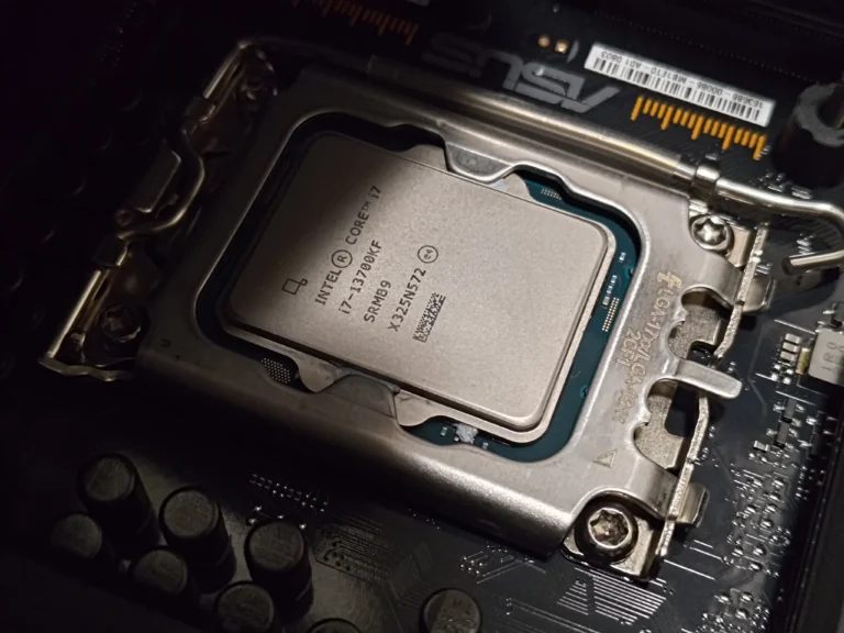 Intel processor contact surface cleaned with AIO block removed