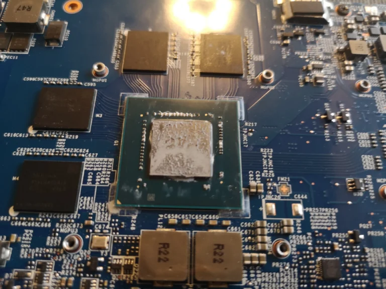 MSI GF63 graphics chip with old thermal compound and surrounding memory