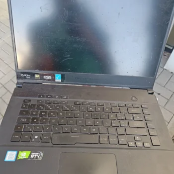 ROG Zephyrus GU502G laptop before internal cooling clean